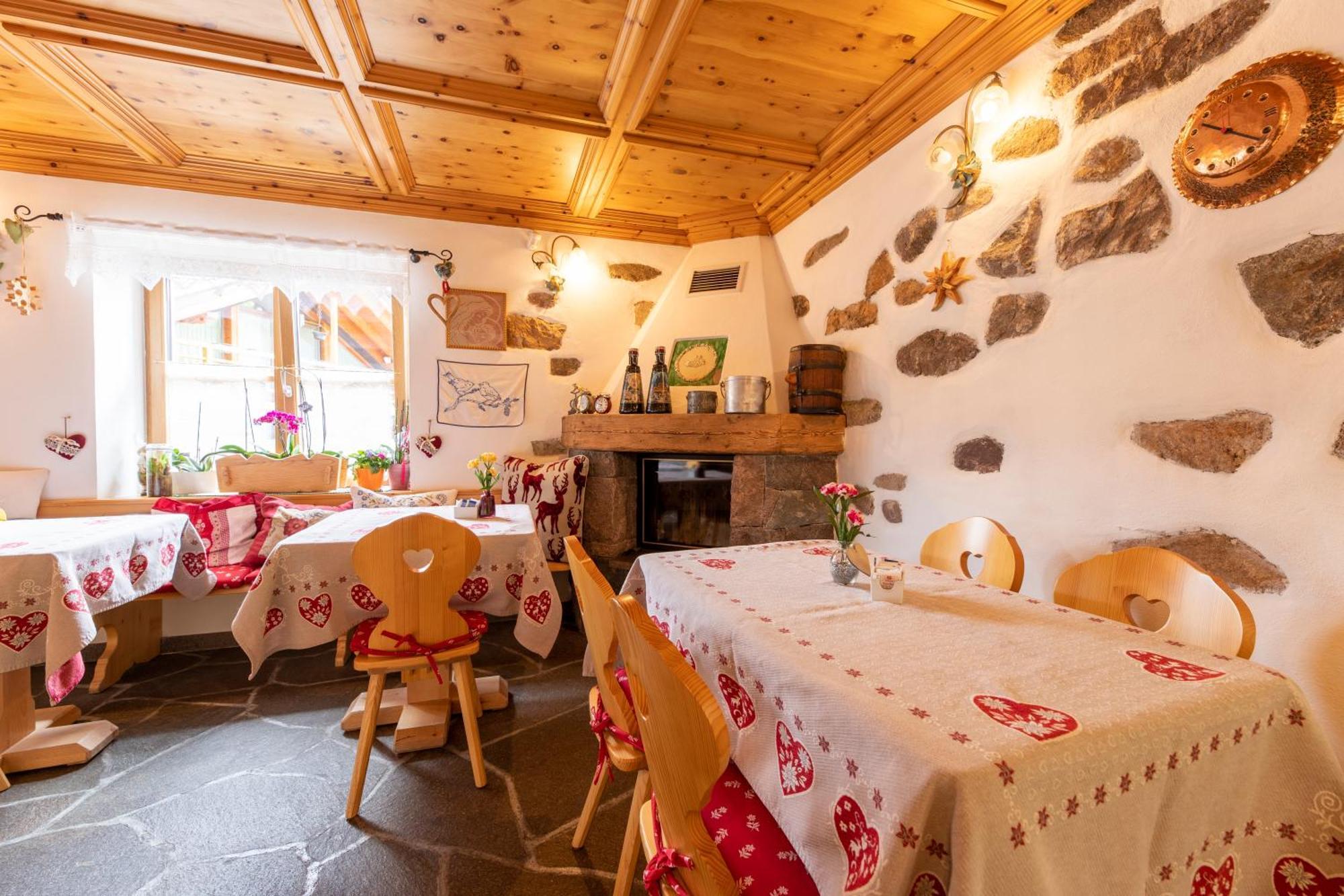Bed and Breakfast B.& B. Corradini Кастелло-ди-Фьемме Экстерьер фото
